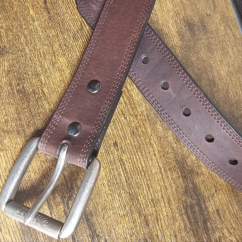 🌺 Ariat Brown Leather Belt Size 32 Triple Row Stitch